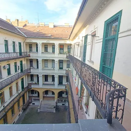 Blaha Deluxe Apartamento Budapest